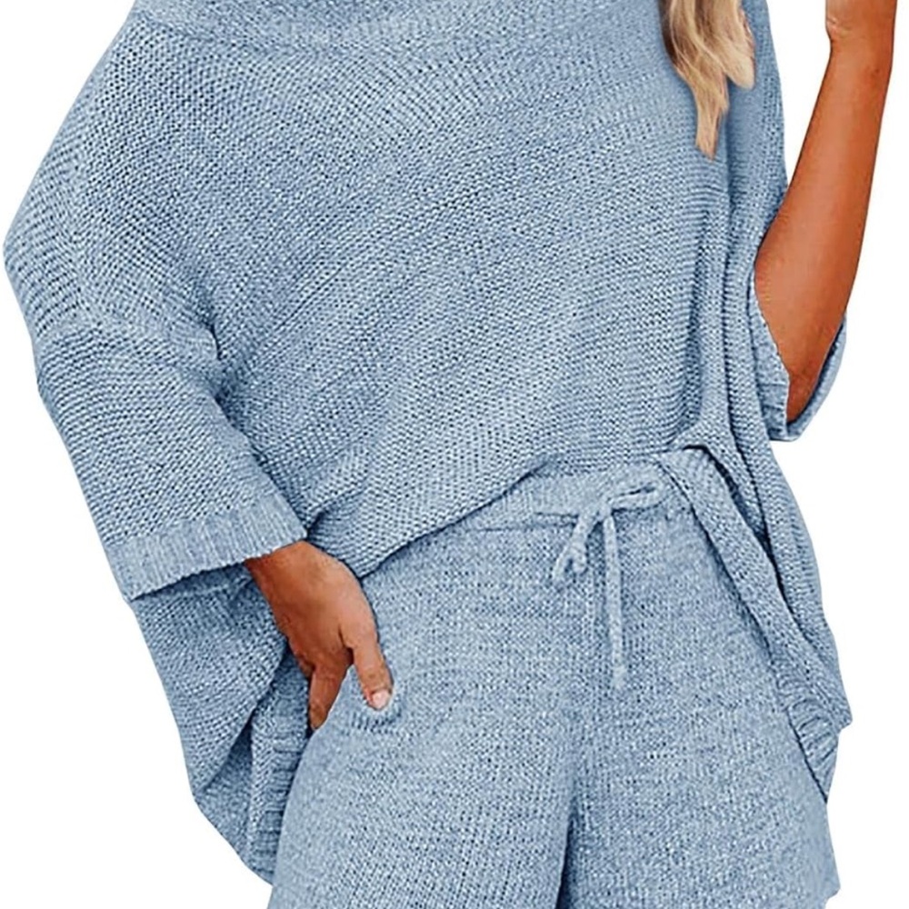 Women's Blue knit short and sweater set size large